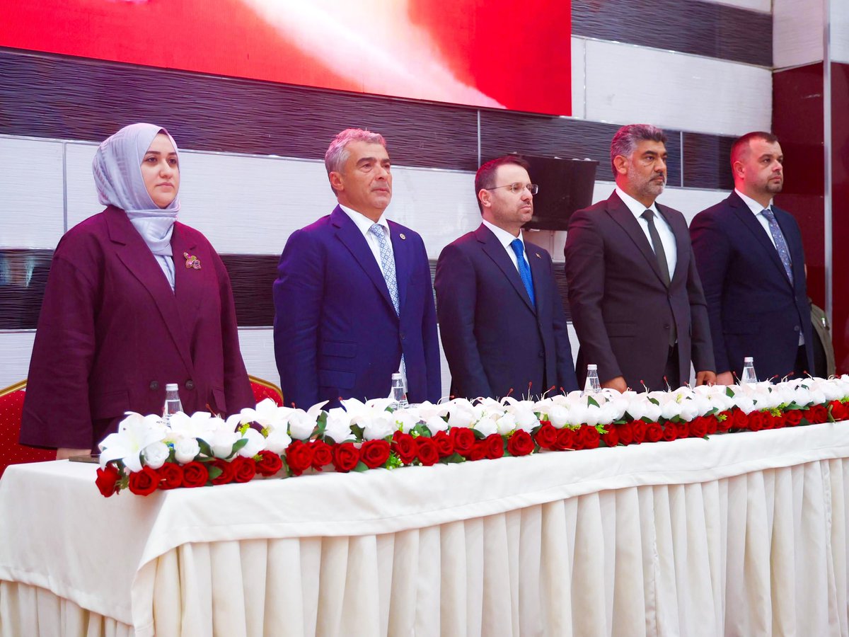 canturkalagoz's tweet photo. AK Parti Iğdır İl Başkanlığımızın Genişletilmiş İl Danışma Meclisi Toplantısı’nı, geniş ve güçlü bir katılımla gerçekleştirdik.

Adalet Bakanımız Sayın Akın Gürlek’in teşrifleriyle, AK Parti Iğdır İl Başkanımız Sayın Ali Kemal Ayaz’ın ev sahipliğinde gerçekleştirdiğimiz toplantımızda; teşkilatımızın kıymetli mensuplarıyla bir araya gelerek Iğdır’ımız için bugüne kadar yaptığımız çalışmaları ve önümüzdeki döneme ilişkin hedeflerimizi değerlendirdik.

Türkiye Yüzyılı hedeflerimiz doğrultusunda, Cumhurbaşkanımız ve AK Parti Genel Başkanımız Sayın Recep Tayyip Erdoğan’ın liderliğinde; birlik ve beraberlik içerisinde, daha güçlü bir Iğdır ve daha güçlü bir Türkiye için çalışmaya devam edeceğiz.

Bu kutlu davaya emek veren İl Başkanımızdan kadın ve gençlik kollarımıza, ilçe teşkilatlarımızdan mahalle temsilcilerimize kadar tüm teşkilat mensuplarımıza gönülden teşekkür ediyorum.

Biz birlikte güçlüyüz... 🇹🇷

#AKParti #Iğdır #TürkiyeYüzyılı #GüçlüTürkiye