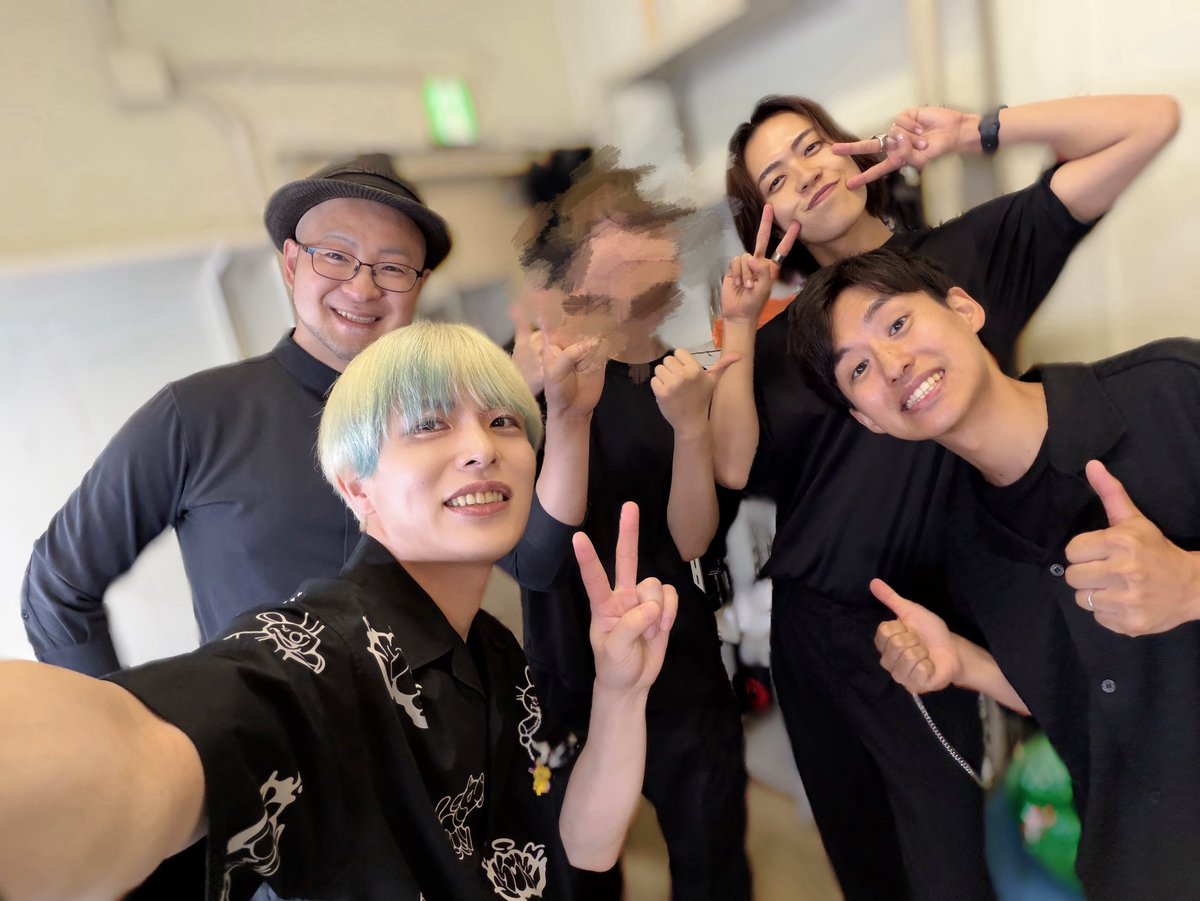 DrummerAtsuYuKi's tweet photo. 水谷駿LIVE 
『青が呼ぶ』
@初台DOORS

朗読とライブの新感覚の融合で水谷さんが作る世界観にどっぷり浸りながらドラムを演奏しました🥁

素敵なバンドメンバーと！ https://t.co/JptU6C5Cy0