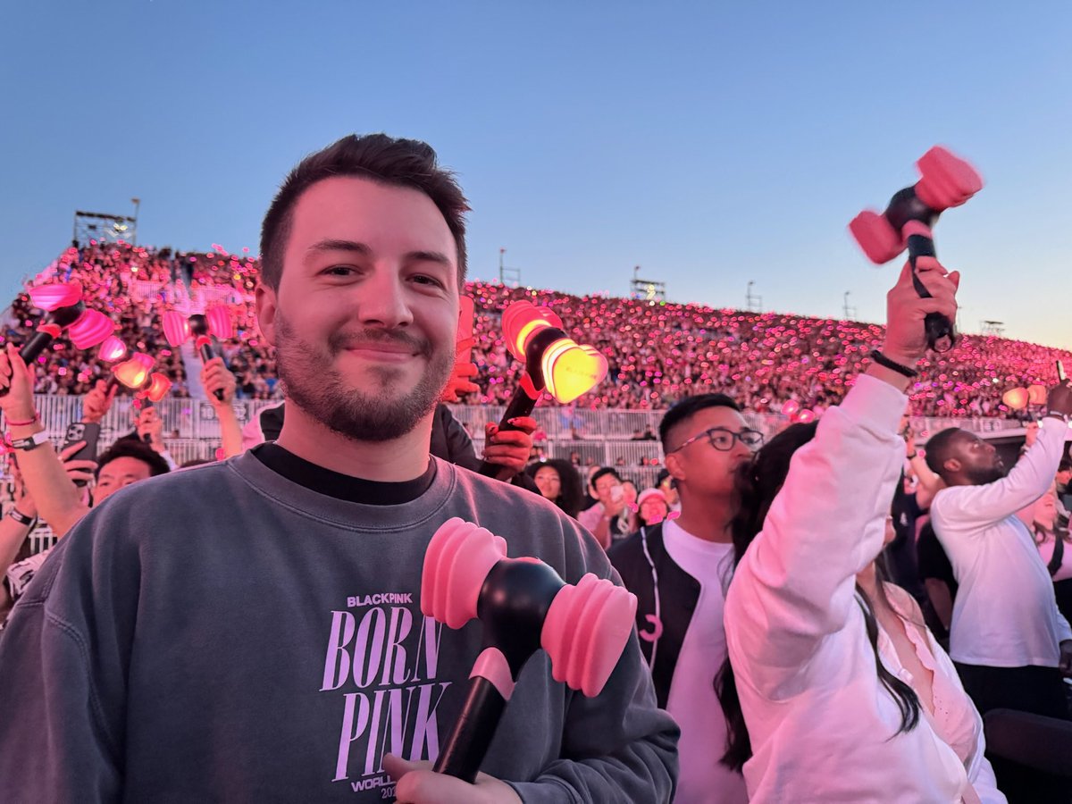 AndyPiluk's tweet photo. Happy 10 year anniversary BLACKPINK! Thank you Rosé, Jennie, Jisoo, and Lisa for changing my life. Im a proud blink and will be forever. Shout out to my fellow blinks! I love you all!

DECADE WITH BLACKPINK
#BLACKPINK10thAnniversary
#BLACKPINK_FOURever
#10YearsWithBLACKPINK https://t.co/H1EE1bWlDm