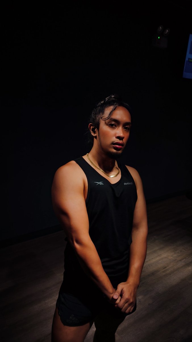 siMARTINako's tweet photo. Bakit mukha akong daddy? https://t.co/54OqNjE62Q