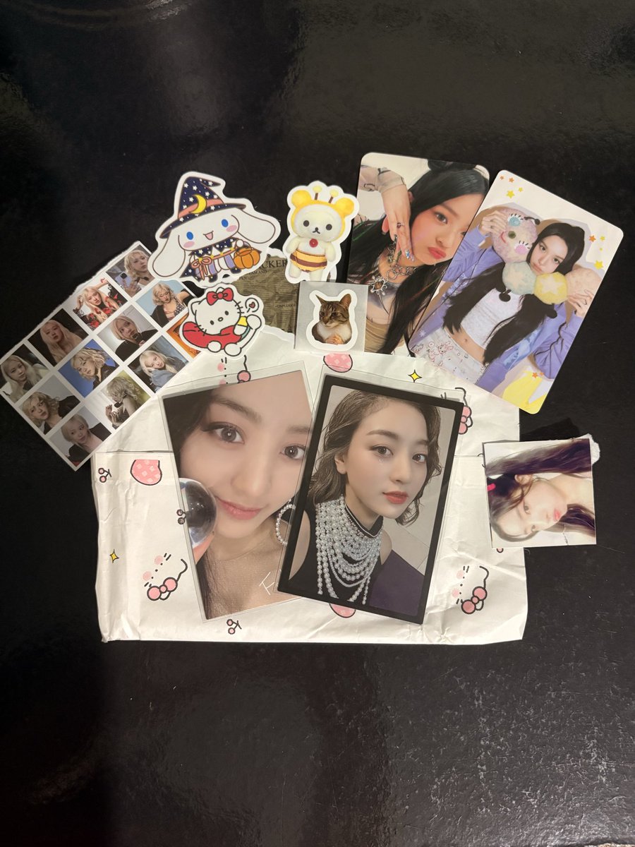 jihyoospace's tweet photo. feedback MEGA positivo pra @dahyunsmilez

Super organizada, chegou tudo certinho e muito bem embalado! Amei os brindes tbm 💗 https://t.co/7k2xUgKZKi
