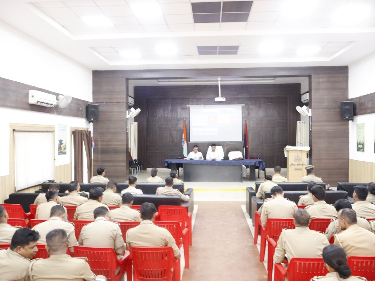 BSonujan's tweet photo. पुलिस कमिश्नरेट लखनऊ के द्वारा महिला एवं बाल अपराधों से संबंधित विधिक प्रावधानों एवं विवेचना प्रक्रिया के संबंध में प्रशिक्षण कार्यशाला का आयोजित किया गया
@lkopolice https://t.co/4iSo8EKlYw