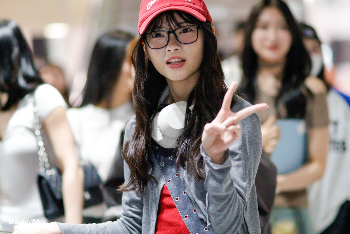 doday06's tweet photo. Your smile makes everything prettier. 
@A_FionyJKT48 🤍 https://t.co/ZByw3se61u