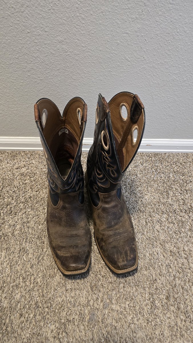 FindomHigh's tweet photo. I'm back 😈

The urge to drop to your knees, leaking fag cash never stopped. The urge to see you weak &amp; begging to find your place is what draws me to you. Let's get this going again. Let's get my boots cleaned with your tongue. Fill up my wallet, bitch. 

That's a good boy ;) https://t.co/3ufrwBQYfM
