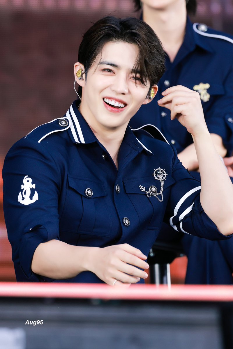 19950808_aug's tweet photo. HAPPY COUPS DAY
승철아 생일 축하해!
오래 오래 가보자~ 항상 승철이편💖💖💖

#난_언제나_승철이편_생일축하해
#Its_BOSS_SCOUPS_Day https://t.co/NpNycKIxvk