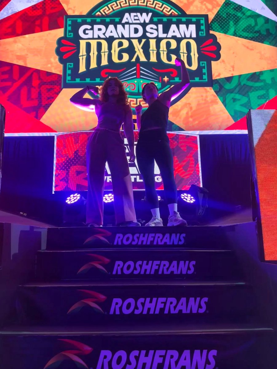 jmehytr's tweet photo. Gracias, Ciudad de México. Las Brawling Birds la pasaron muy bien. Fue un honor luchar en la Catedral de la Lucha Libre. ¡Hasta la próxima! https://t.co/QI10Ee1CBI