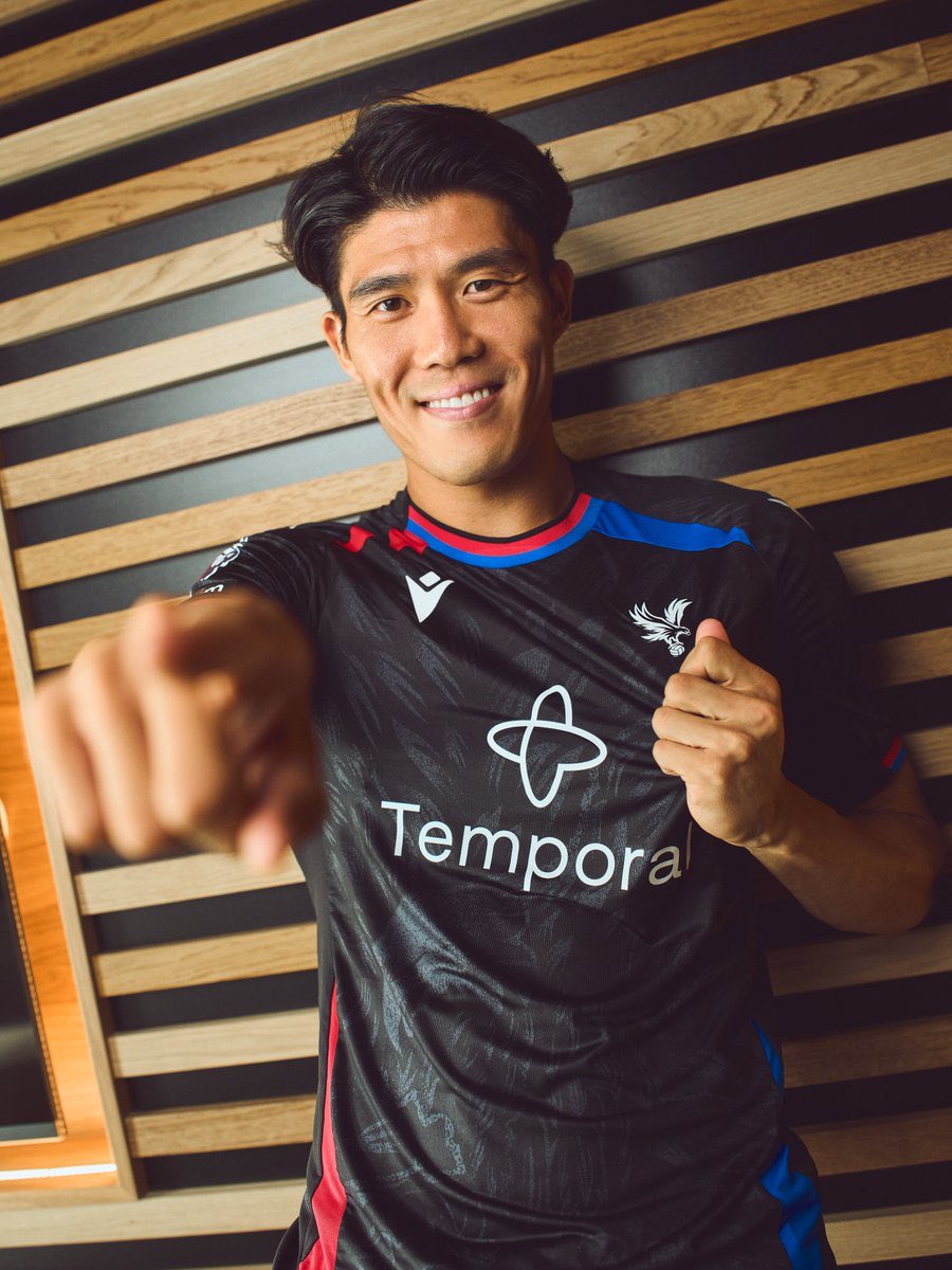 Inside_020's tweet photo. 🚨🇯🇵 OFFICIAL: Takehiro Tomiyasu has signed for Crystal Palace. #Ajax https://t.co/I4MdZJAR1r