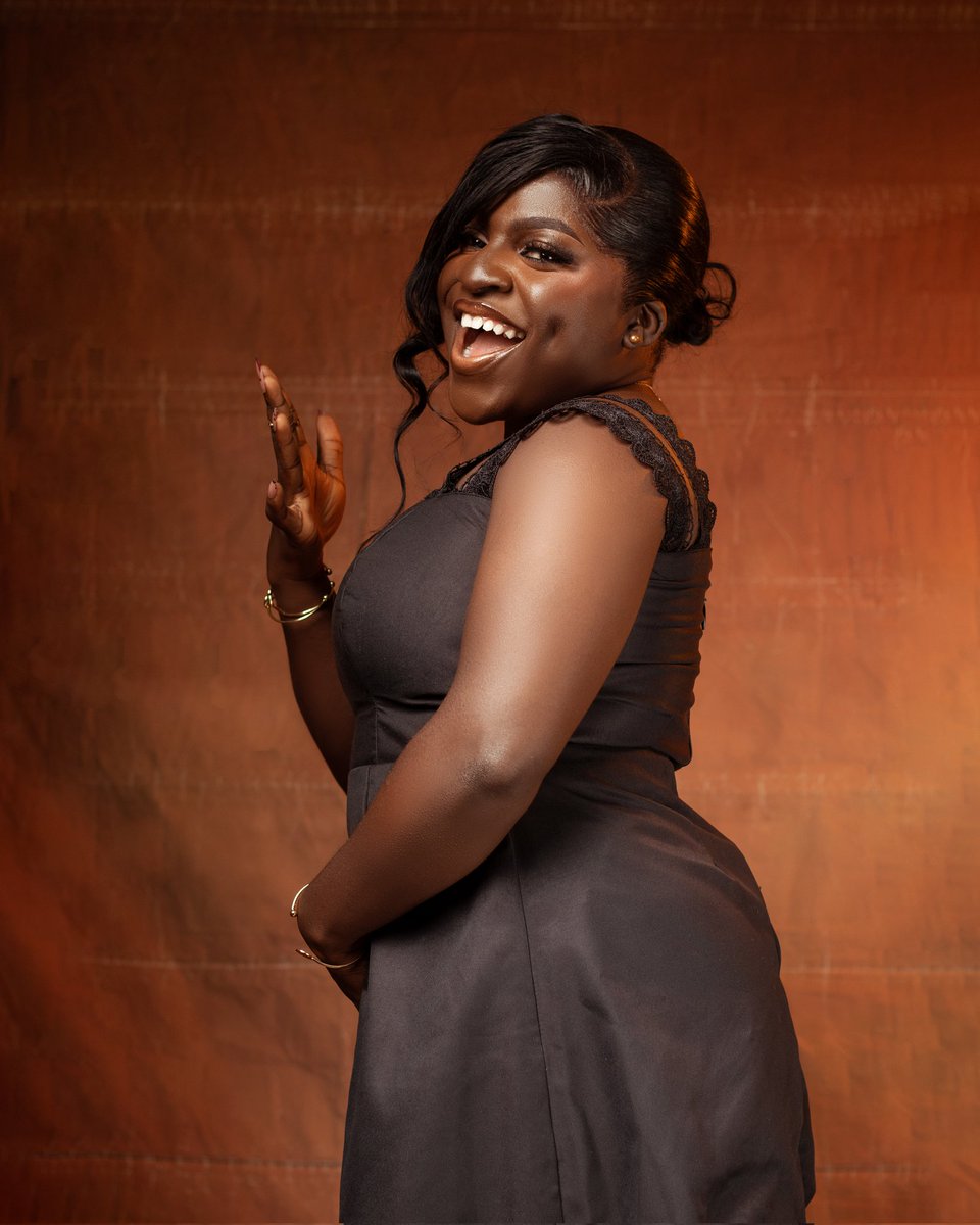 VictoriaOlayori's tweet photo. Just because I remember this app today. 

Birthday portraits photographed by me. https://t.co/oxDT4LiPru