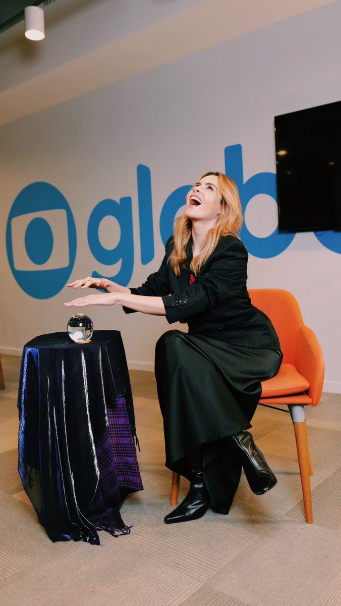 aprenaultnews's tweet photo. GLOBAL!!! 🔮✨

Pelo visto, a bola de cristal da nossa bruxona estava certíssima! Ana Paula acaba de anunciar sua parceria com o VIU Globo.

Corre pra conferir!

🔗: https://t.co/OfnDM3Iw1K https://t.co/SqH1k9FBdx