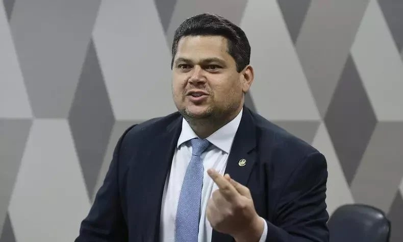 rickazzevedo's tweet photo. Davi Alcolumbre tem 85% de rejeição do povo e não liga se alcançar 100% porque não será candidato esse ano. A quem está servindo esse mandato de 8 anos dos senadores? https://t.co/d8VkAbk18E