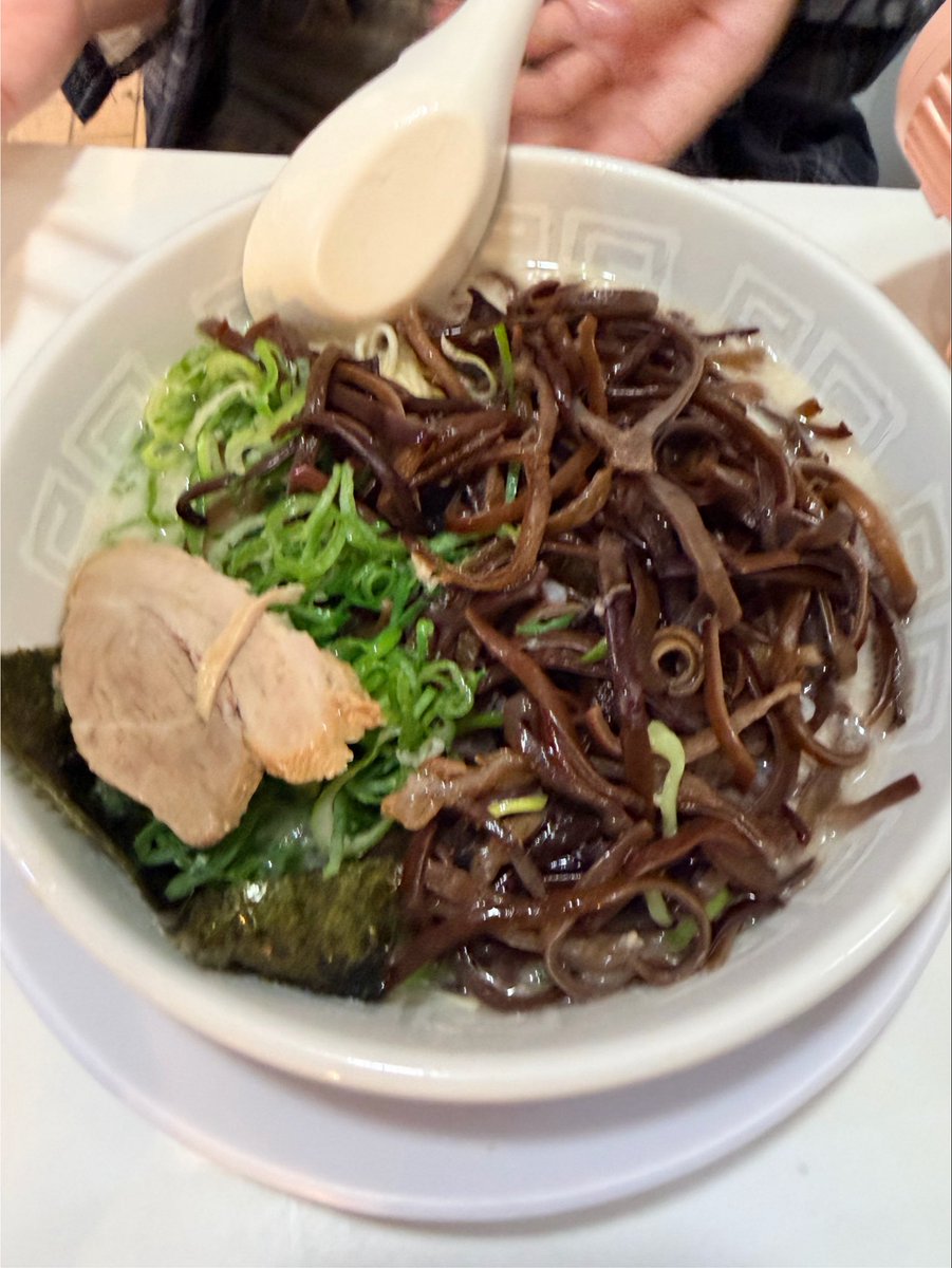 _mimcn's tweet photo. 私ノーマルラーメン、りかちゃんきくらげラーメン

私のにのってたきくらげもあげたら、きくらげきくらげラーメンになっちゃったりかのラーメン

13日会おね✊🏻会えない場合は全力の頑張れお願いね！
おやすみ！！ https://t.co/TgZhTcHWpE