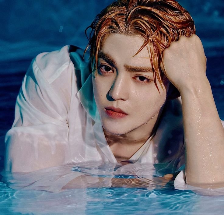 HYBE_Chart's tweet photo. Happy 31st birthday to S.COUPS of SEVENTEEN! https://t.co/70H33FsDa5
