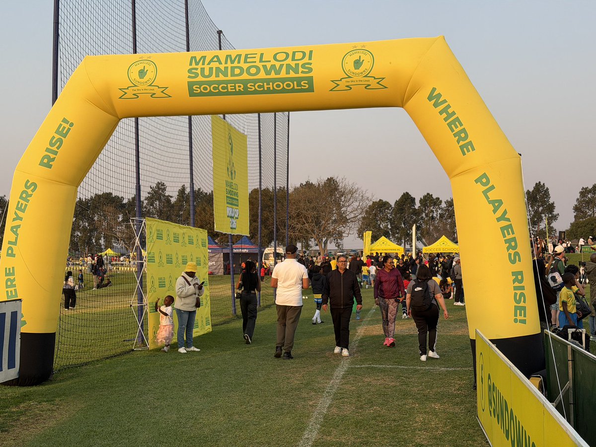 Football__Stage's tweet photo. Mamelodi Sundowns Soccer Schools World Cup 

16 Franchises 
1000 Players 
500 Matches 

This is Massive‼️ https://t.co/zBuX7nm77A