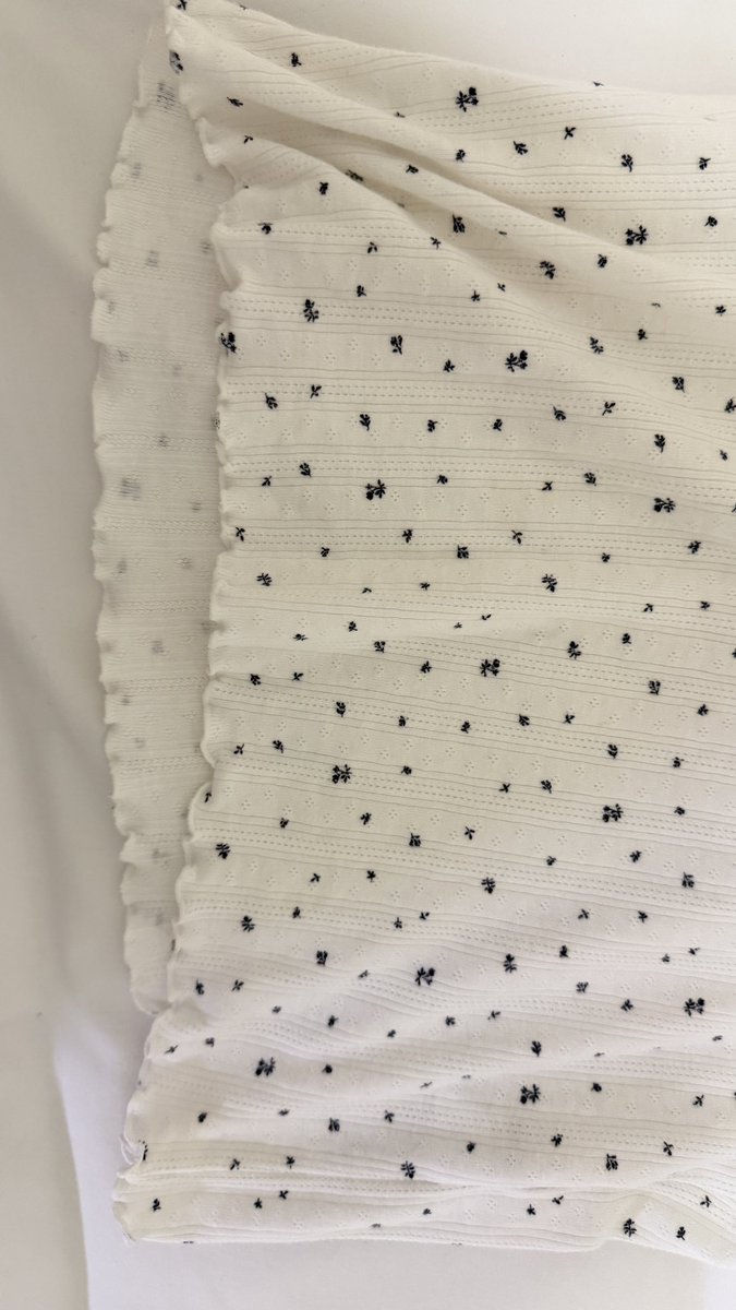 ChaapeacXh's tweet photo. ส่งต่อ uniqlo เบอร์ xl อกหน้าผ้า 36 ( ยืดได้เยอะ ) 180 รส. #ส่งต่อuniqlo #uniqloส่งต่อ   #ส่งต่อcintage  #ส่งต่อเสื้อผ้ามือสอง #ส่งต่อstylist #ส่งต่อเสื้อผ้ามือ2 #ส่งต่อเสื้อผ้ามือสองสภาพดี #ส่งต่อvgh #ส่งต่อเสื้อผ้ามือสองราคาถูก https://t.co/9dzd7UfQgE