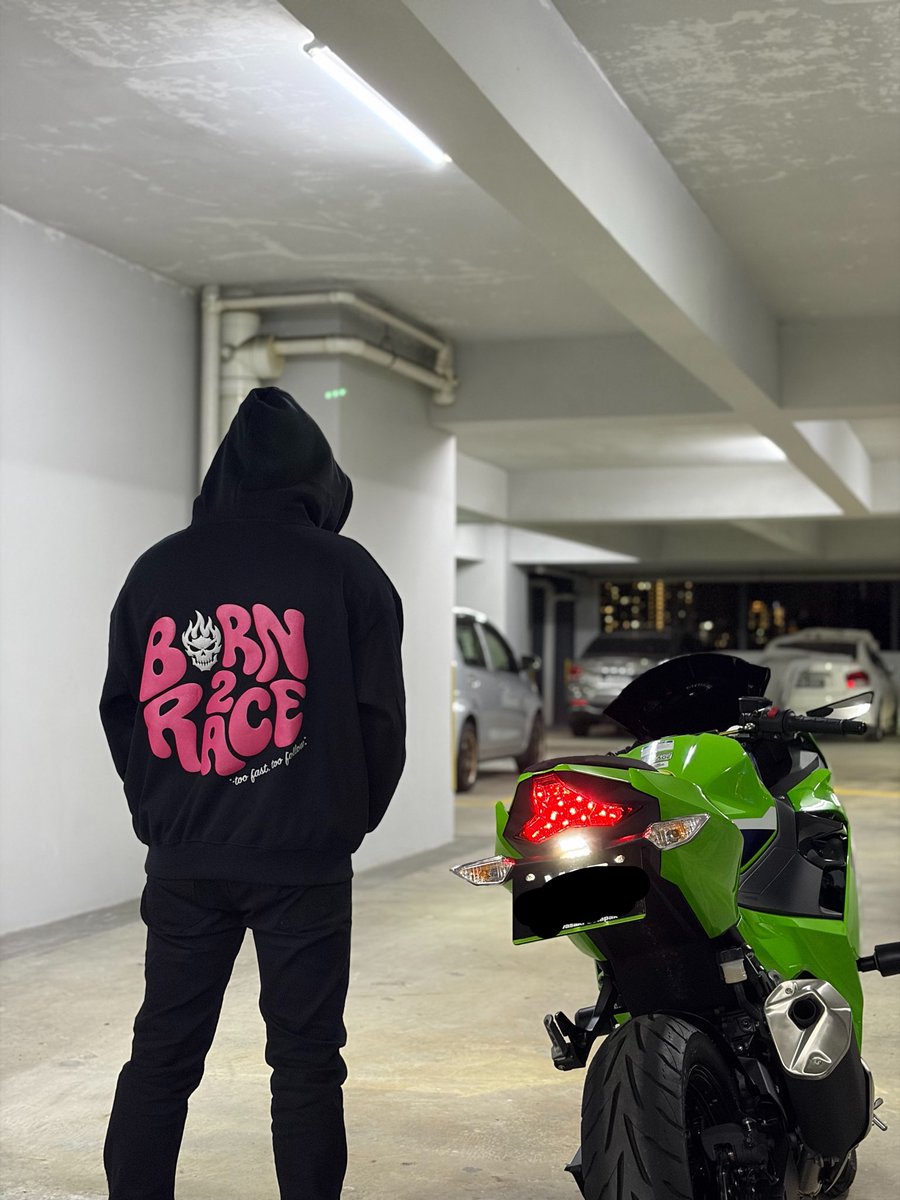AmZkri's tweet photo. Born 2 Race #kawasaki #ninja250 https://t.co/7ky8zb0jMW