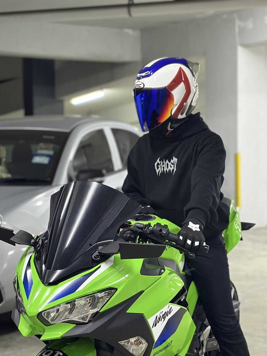 AmZkri's tweet photo. Born 2 Race #kawasaki #ninja250 https://t.co/7ky8zb0jMW