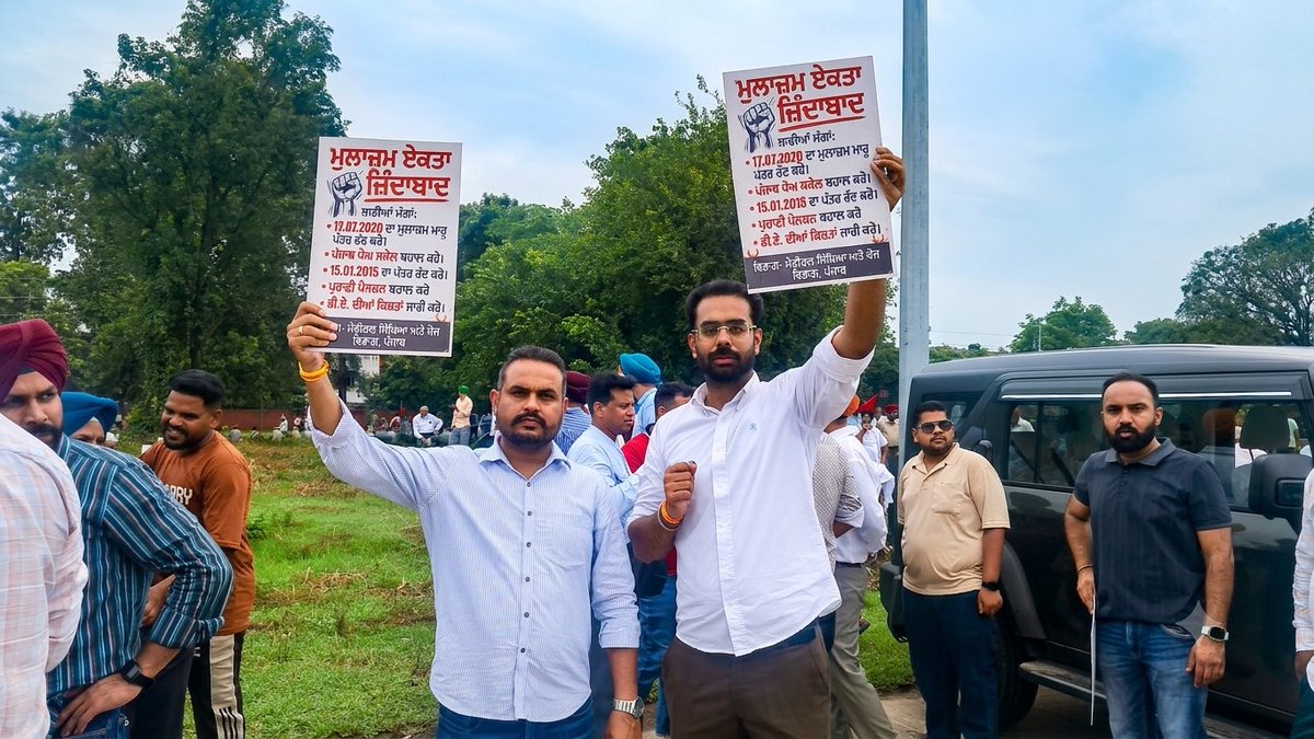 ijatinverma_'s tweet photo. #Repeal17072020
#BlackLetter17072020
#JusticeForPunjabEmployees
#EqualPayPunjab
#EndPayDiscrimination
@BhagwantMann @AamAadmiParty @HarpalCheemaMLA 
@SpeakerSandhwan
@ArvindKejriwal
@AroraAmanSunam
@HarsimratBadal_ 
@drcheemasad
@SukhpalKhaira
@CHARANJITCHANNI @BJP4Punjab https://t.co/9BelG6tABY
