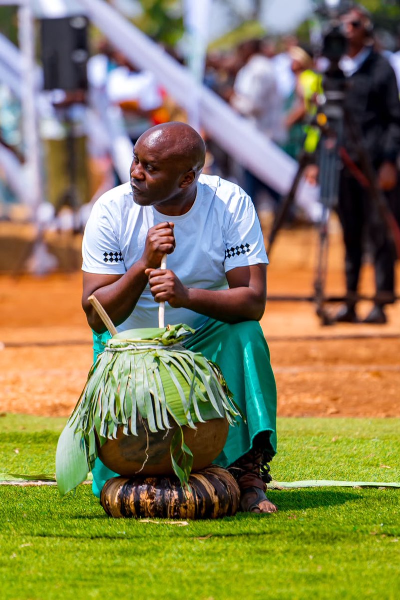 unicefrw's tweet photo. Happy Umuganura! @unicefrw joined @IntekoyUmuco and @RusiziDistrict for the 2026 National Umuganura celebrations, reaffirming our partnership with the @RwandaGov. Sharing milk with children, a gesture of care as we aim for 15% stunting by 2029, one harvest at a time. https://t.co/F5CFqIabdc