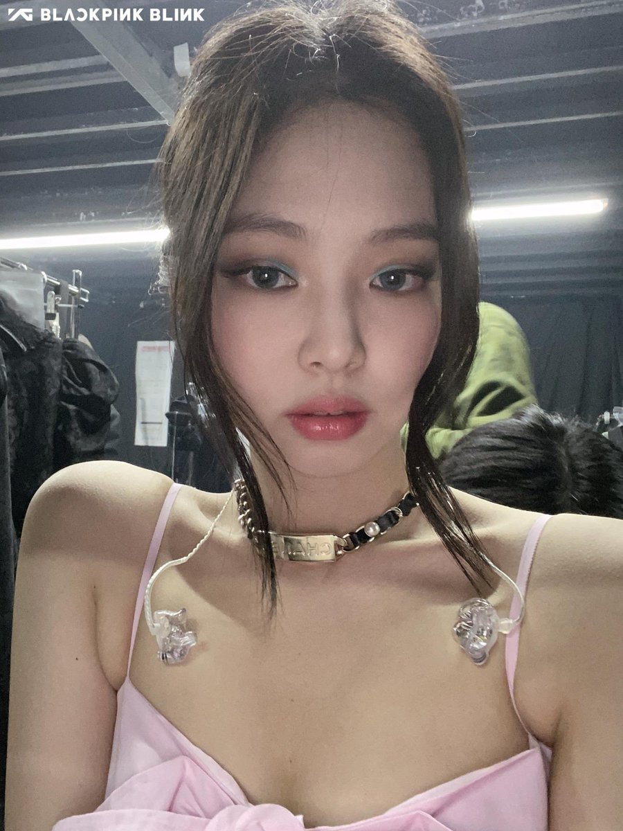 JennieDCGallery's tweet photo. 260808 #JENNIE 10th Anniversary Message Card

To. BLINK
벌써 10년이라는 시간이 흘렀네요. 함께 웃고, 울고, 성장할 수 있었던 모든 순간이 저에게는 정말 소중한 추억이에요. 언제나 같은 자리에서 응원해 주셔서 진심으로 고마워요. - Love Jennie - https://t.co/micUNRCjUa