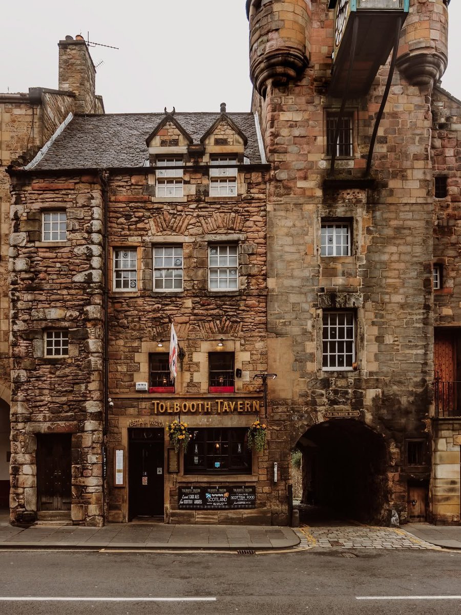 ____flowers__'s tweet photo. Edinburgh, Scotland 🏴󠁧󠁢󠁳󠁣󠁴󠁿 https://t.co/4ya5yCqtOK
