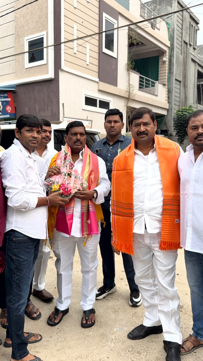 slnma42920's tweet photo. Thank you @GMRMLAPTC garu, for your consistent focus on @slnma42920.After multiple visits, today he officially inaugurated our road works.Residents earnestly hope actual work begins immediately to save residents from these unusable roads! @DC_Ameenpur @AE268269270 #slnma2024_2026 https://t.co/teaW0oqDa3