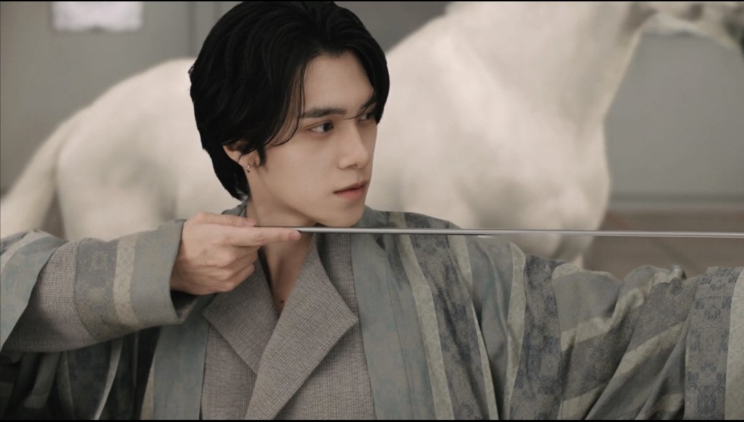 289film's tweet photo. hendery vision wings teaser https://t.co/kNVVv5Um08
