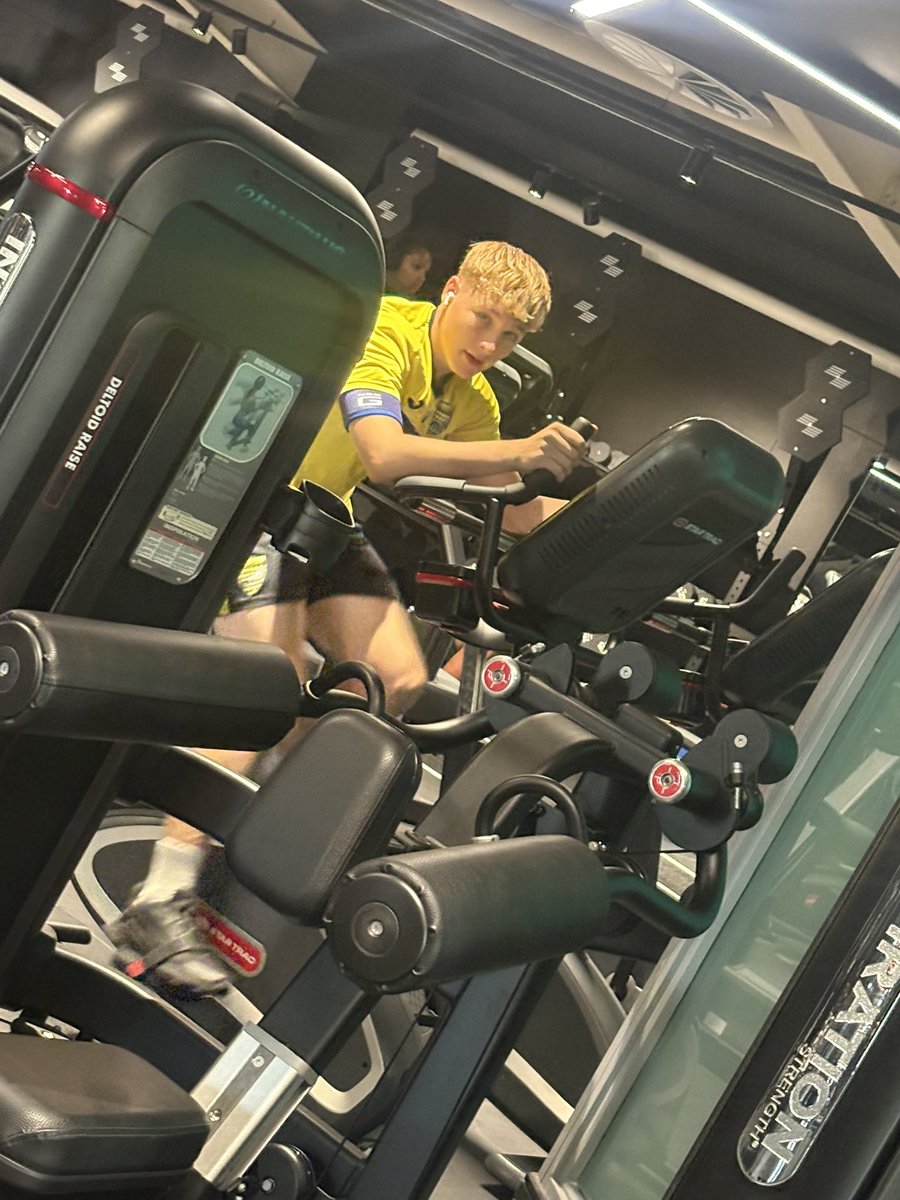 Raymond40689274's tweet photo. 23 days out injured, doing all the right things, not to far away for the comeback!🙏💪🏻⚽️@dunmowtownfc https://t.co/ZpjYuU9F42