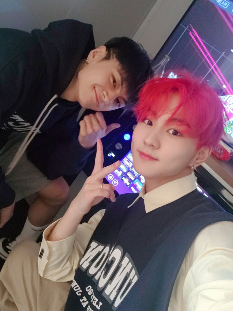 oosmsv's tweet photo. 세계 고양이의 날🐈🐈‍⬛ https://t.co/aoI4uwOdmQ