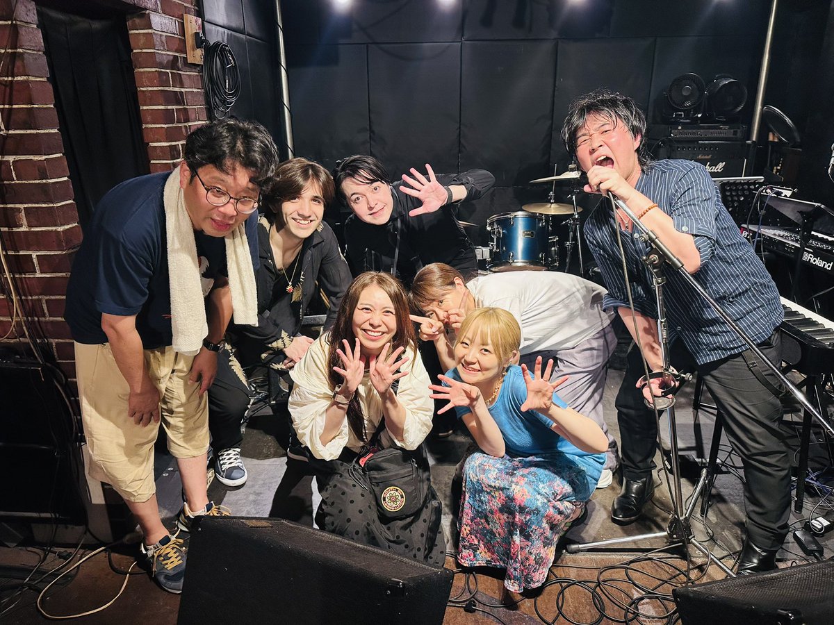 shiroisa130's tweet photo. 素敵な交流💓でした‼️
共演者さんみんな可愛い方々でしたね😊
ありがとうございましたぁー🎵 https://t.co/ACRVygeLrQ