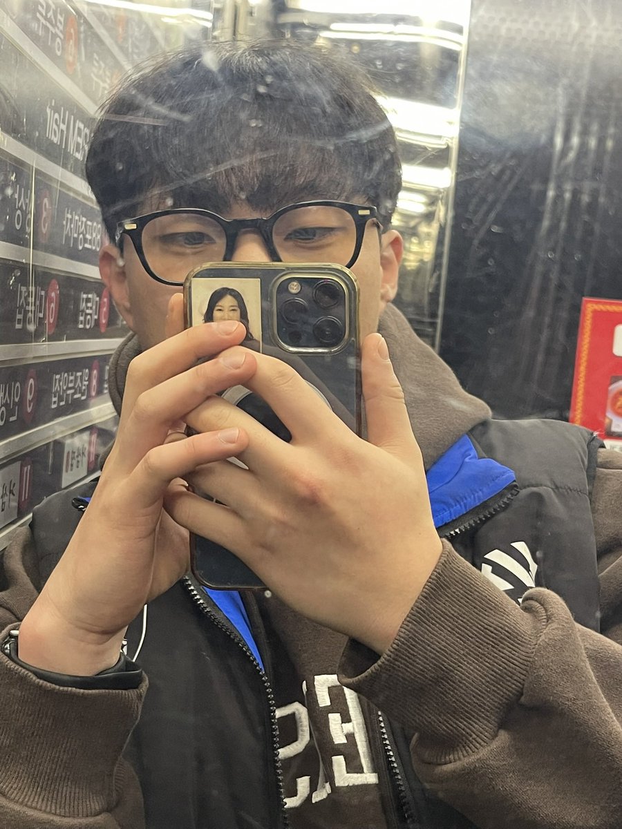 metacotex's tweet photo. 나도 불금에 술먹고싶어
#맘눌뎀 https://t.co/J58yhv4Ub8
