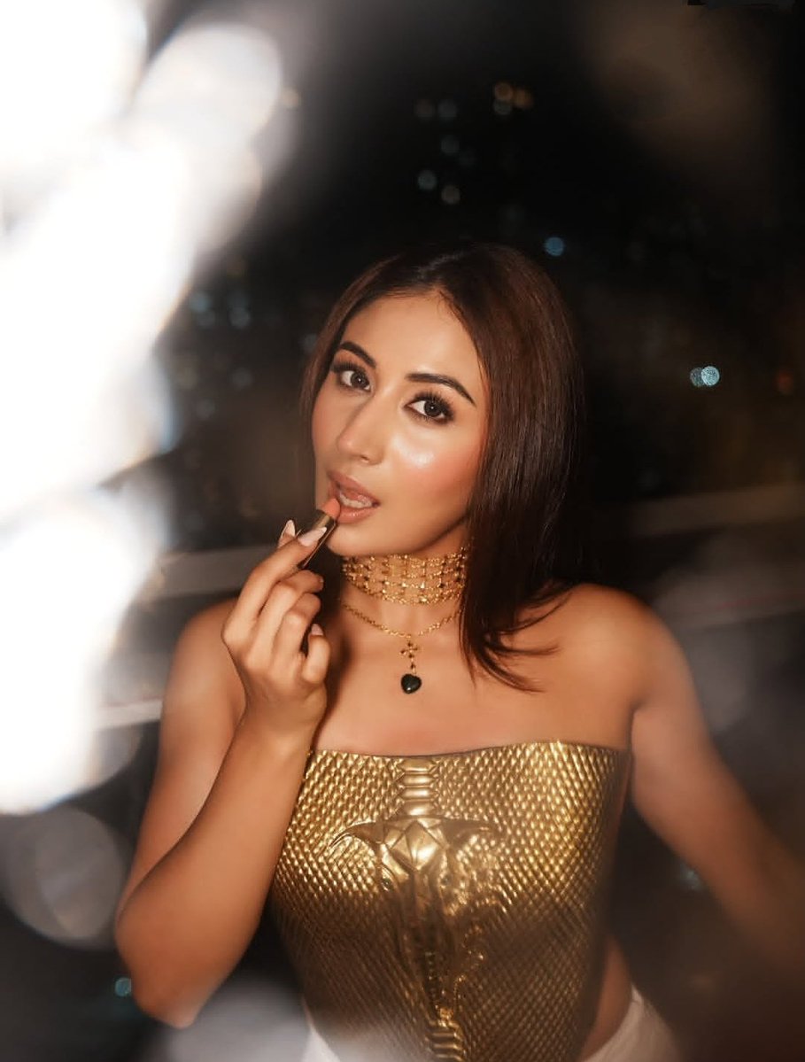Aevvii_'s tweet photo. The winner's glow hits different 🤍⭐

#Shreyakalra #Lockupp2 https://t.co/rd7cwuoDPo