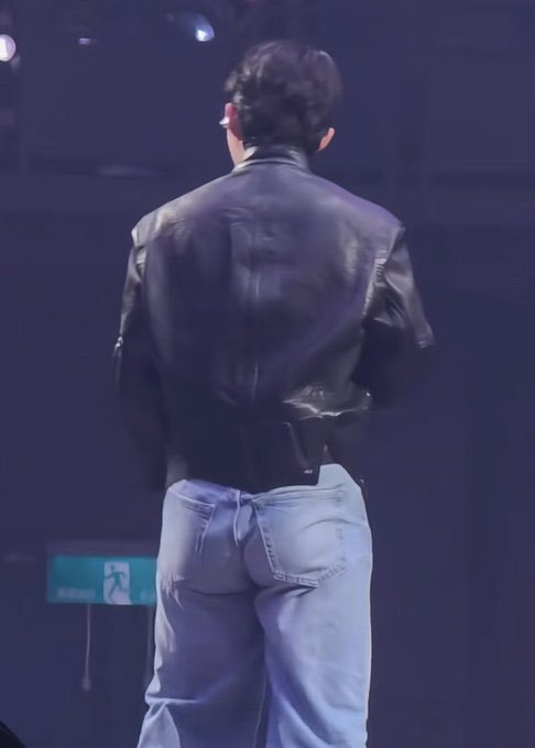laviecoups's tweet photo. feliz aniversário seungcheol não vou te dar bolo pq vc já tem um gigantesco https://t.co/Du8hdbSRiN