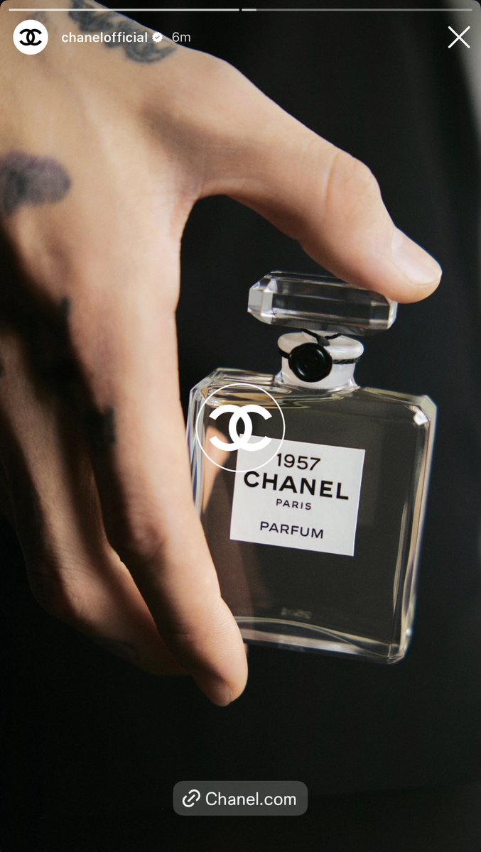 JJK_Times's tweet photo. Jungkook @ Chanel Official Instagram Stories https://t.co/uoUc2pnO4a