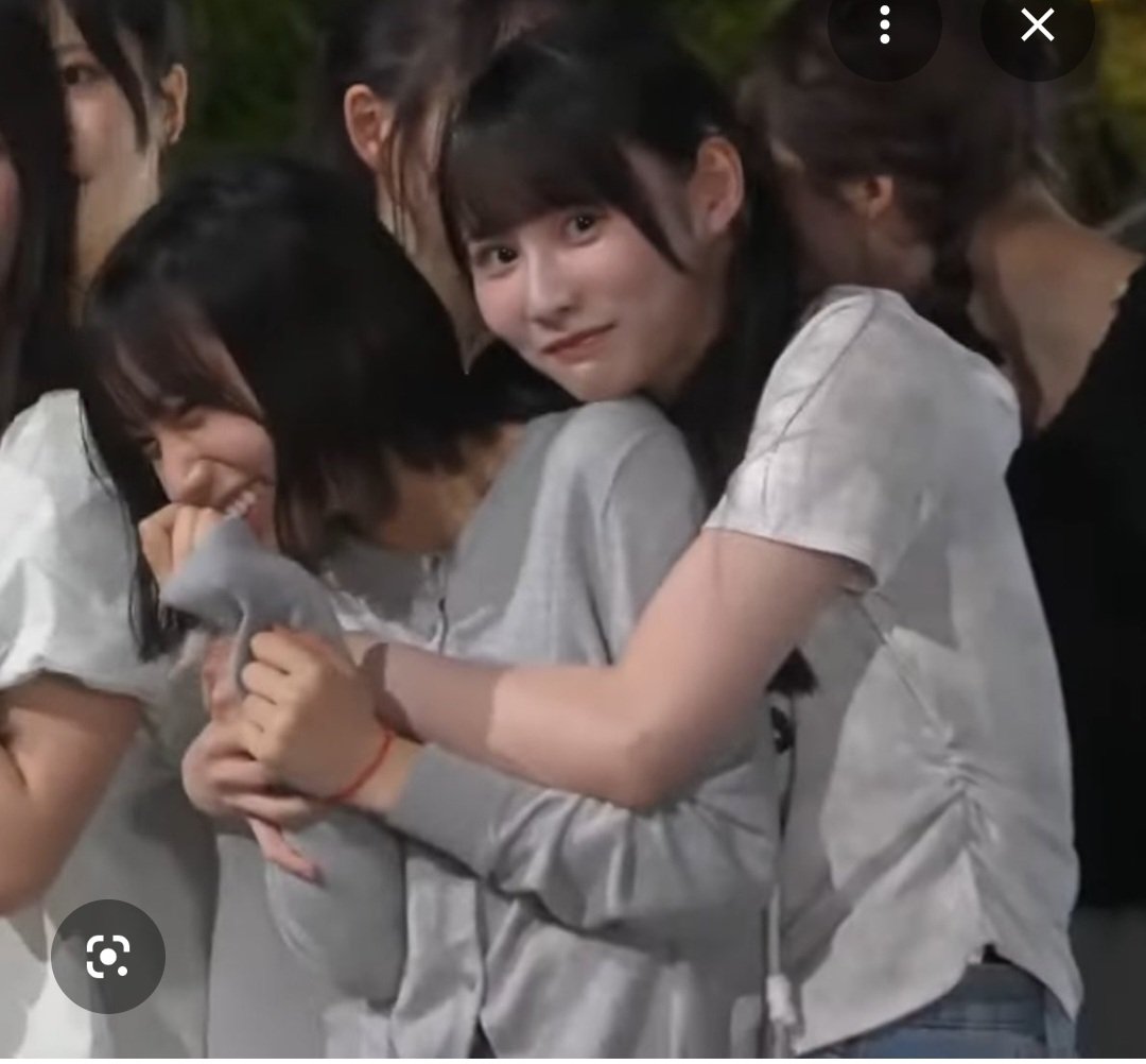 13kinnoburanko's tweet photo. @sakamichisub524 タイトル的に、りきゃたんとまなみんのダブルセンター?なのかな https://t.co/DLwbDBeWQ3