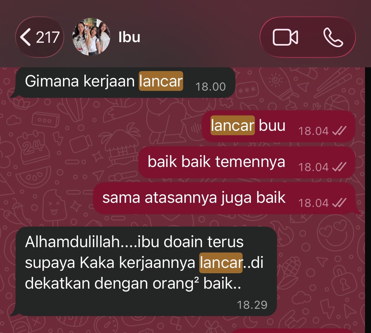 hhacppy's tweet photo. suka mellow dan pengen nangis setiap hari gak pernah absen ditanyain didoain semoga orang tuaku sehat selalu bahagia selalu panjang umur aamiin aamiin yaallah https://t.co/edIwgcpjul