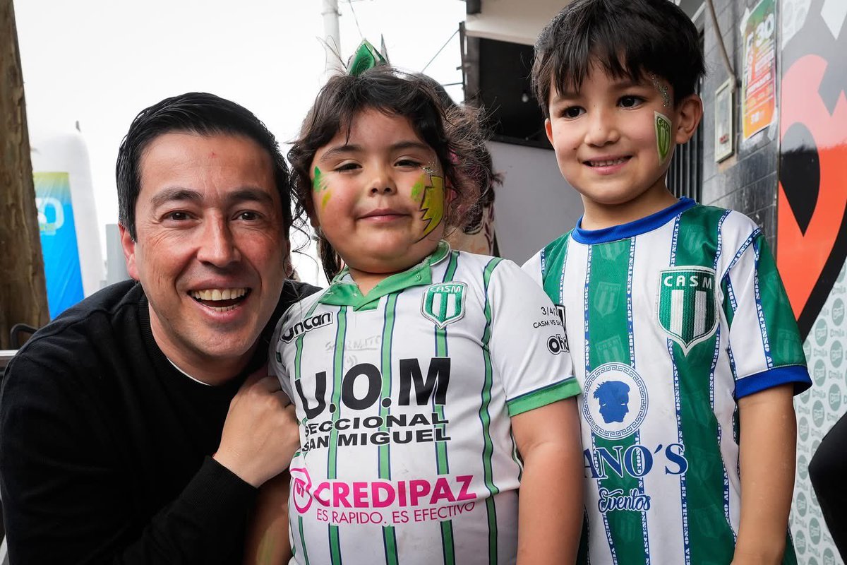 Nardini_Leo's tweet photo. ¡Son esos colores que llevás! 💚🤍💚

El Club Atlético San Miguel hoy cumple 104 años y todos sus hinchas celebramos estos colores que nos representan hace más de un siglo y que llevan consigo miles de historias que hablan de nuestros barrios y su gente.

Feliz aniversario #TruenoVerde, por muchos más años formando parte de la identidad de Malvinas y sus alrededores.