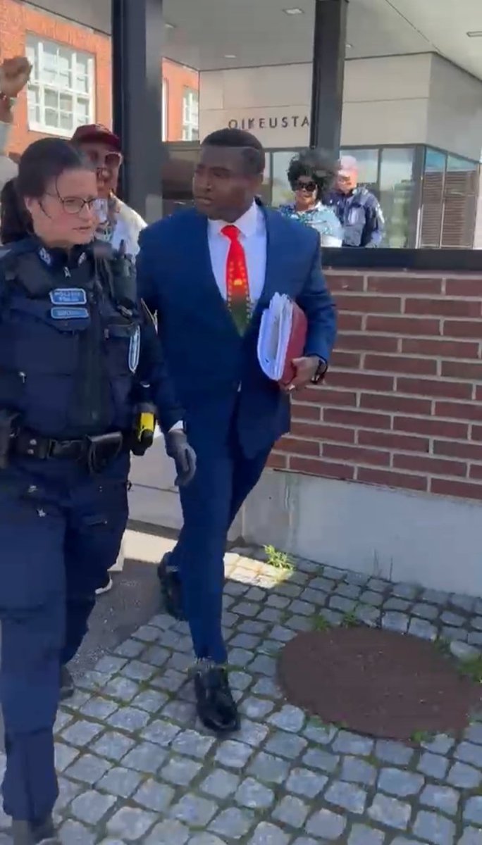 okanumeee27's tweet photo. Mr, @alexstubb @FinGovernment @SannaSelin3 @Ulkoministerio You Guy's Should Release Simon Ekpa And Apologize To Him, &amp; The Whole United States Of Biafra People. Because I Know That Finalnd Govt. Don't Have Any Money To Pay PM Simon Ekpa Compression For Accusing Him Wrongly! @hrw https://t.co/gWzdRluUo9