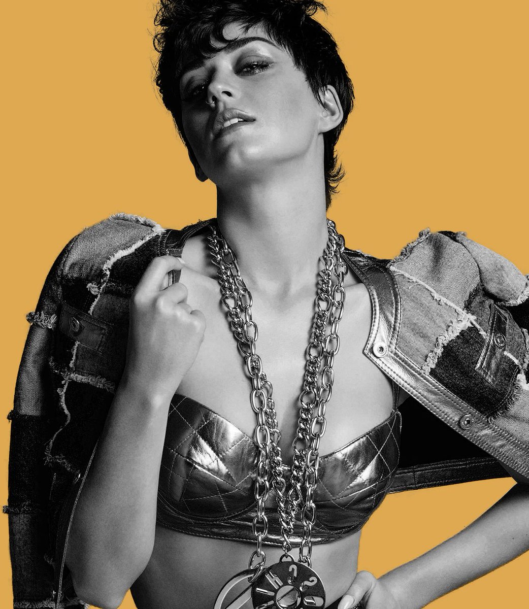 katyperryinfoo's tweet photo. Spotify Daily Artists Chart — Katy Perry:              

🌎 Global: #27 (+5) *peak #21*
🇬🇧 UK: #33 (+4) *peak #24*
🇨🇦 CA: #40 (+1) *peak #27*
🇺🇸 USA: #52 (+3)*peak #34* https://t.co/zDv5W77pvQ