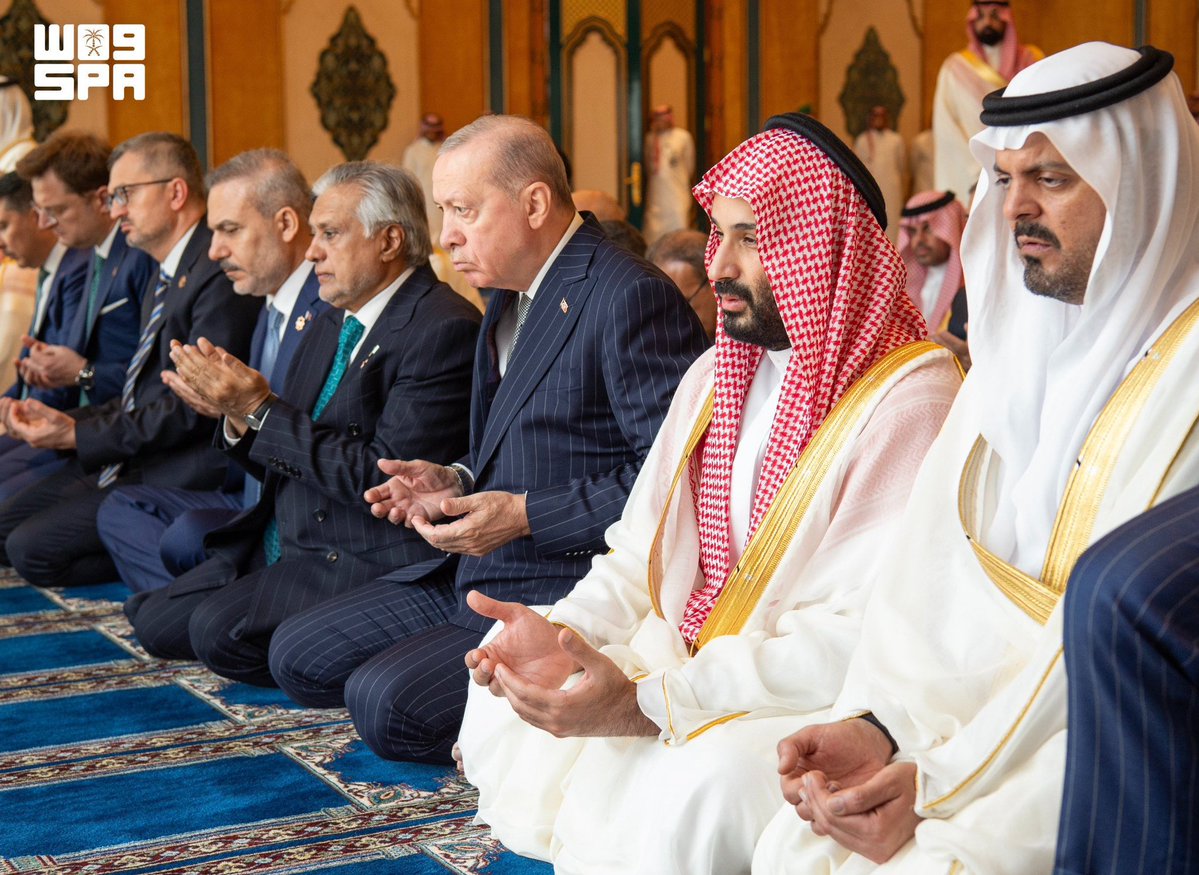 Msksa84's tweet photo. @Badermasaker ربي يحفظك ويديم عزك ويوفقك بمسعاك ياولي العهد الغالي https://t.co/oMXvUzx38y