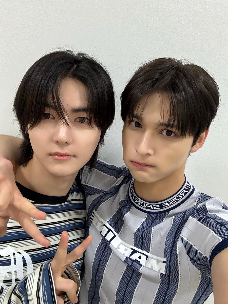 _AMPERSANDONE_'s tweet photo. 오사카 모야모야~~ 😁😁

#앰퍼샌드원 #AMPERSANDONE
#마카야 #MACKIAH https://t.co/M1eGZYXlNM