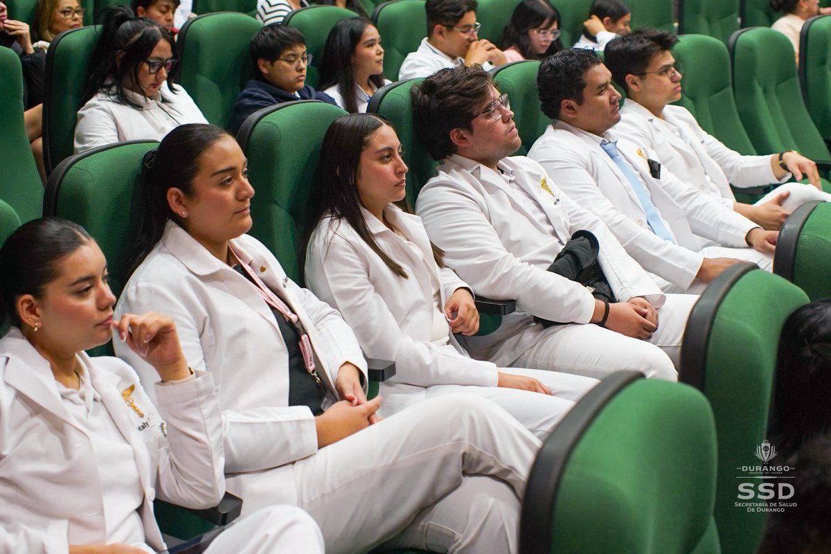SSDurango's tweet photo. El Secretario de Salud, Moisés Nájera Torres inauguró la #SesiónAcadémica "Rickettsiosis: sospecha, trata y salva" a cargo del doctor Dr. Gerardo Álvarez Hernández, en colaboración con el Colegio de Pediatría de Durango, con el propósito de fortalecer la capacitación del personal https://t.co/MVMYQSvnpV