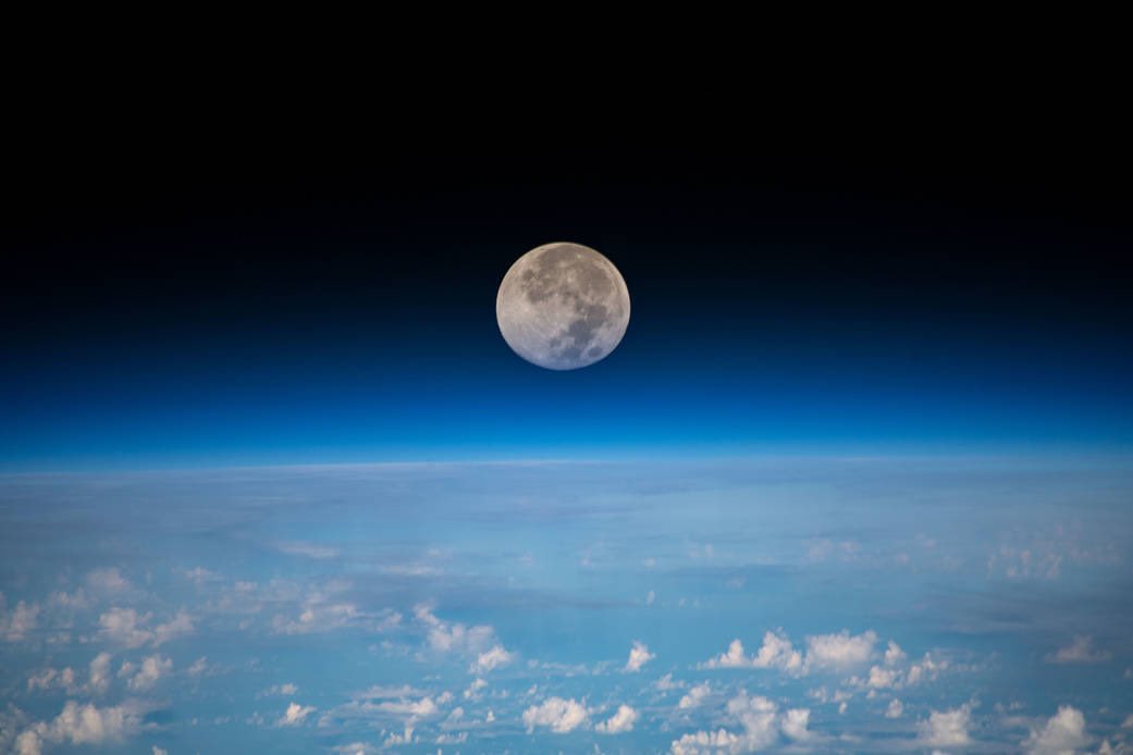 astro4pics's tweet photo. Our beautiful Moon, as seen from space 🌕 https://t.co/treW1KkuHu