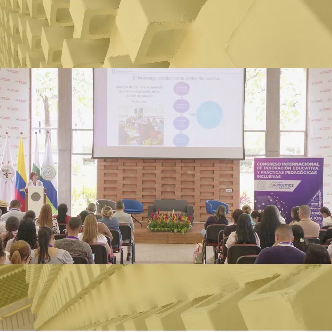 SECTEI_CDMX's tweet photo. Nuestra subsecretaria de Educación, @etsandov,  participó con una ponencia en el II Congreso Internacional de Innovación Educativa y Prácticas Pedagógicas: Educar desde la emoción; Prácticas pedagógicas emocionalmente conscientes, que se llevó a cabo en la Universidad de Medellín, Colombia.

El tema que presentó fue "La educación socioemocional en la escuela secundaria mexicana: un espacio en construcción". Se trató de una reflexión sobre los desafíos y oportunidades para fortalecer la educación socioemocional en las escuelas secundarias desde una perspectiva pedagógica.