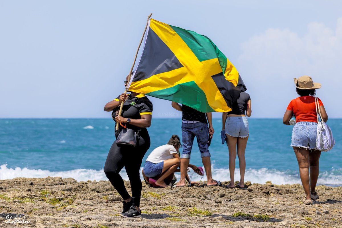 sheldonlev's tweet photo. Treasure Beach celebrates its annual Jamaica's Independence flag parade https://t.co/RxAVnJrPH7