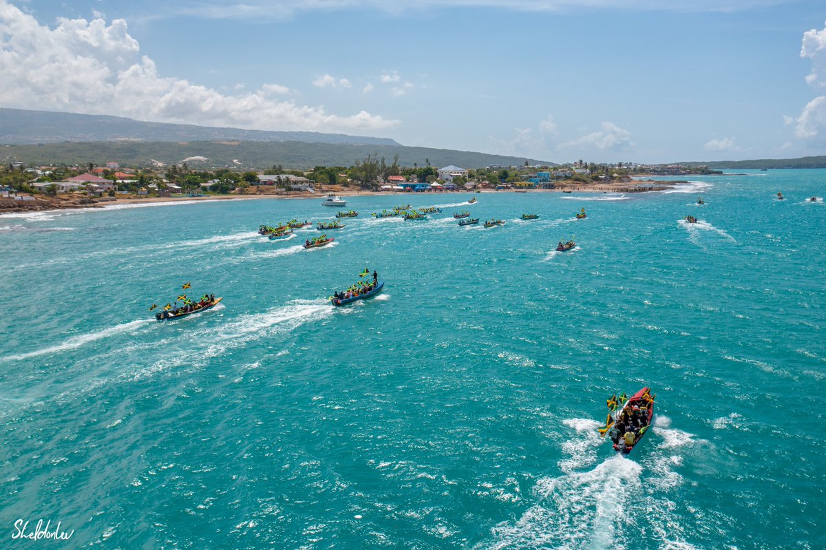 sheldonlev's tweet photo. Treasure Beach celebrates its annual Jamaica's Independence flag parade https://t.co/RxAVnJrPH7