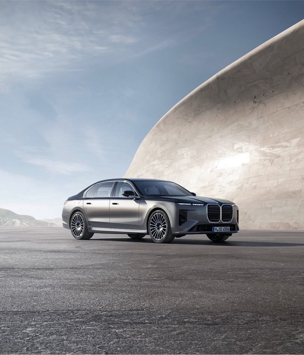 Dicefacce's tweet photo. Manifestation  2027 bmw 7 series https://t.co/2BcBEV4y3y
