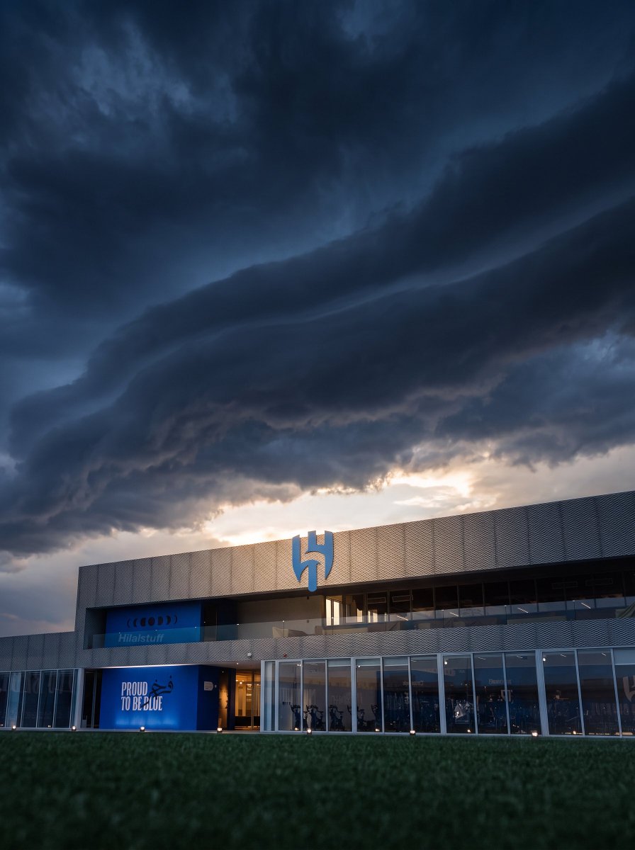 hilalstuff's tweet photo. 🚨 — مقر نادي الهلال الجديد وقت الغروب 🌆 

خيييييالي 😨😨😨😨😨😨💙💙💙💙💙💙 https://t.co/MRJb68GwXJ