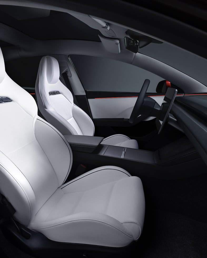 MachinXplora's tweet photo. ⚡ TESLA MODEL 3 PERFORMANCE.
 
This is what 510 hp feels like.
0-60 in 2.9s. 
Top speed 163 mph.

Sedan practicality, supercar numbers. ⚡

#Tesla #Model3 #EV #ElectricCars #TeslaModel3 #Automotive #CarTech #MachinXplora https://t.co/MGiaQs4Te3