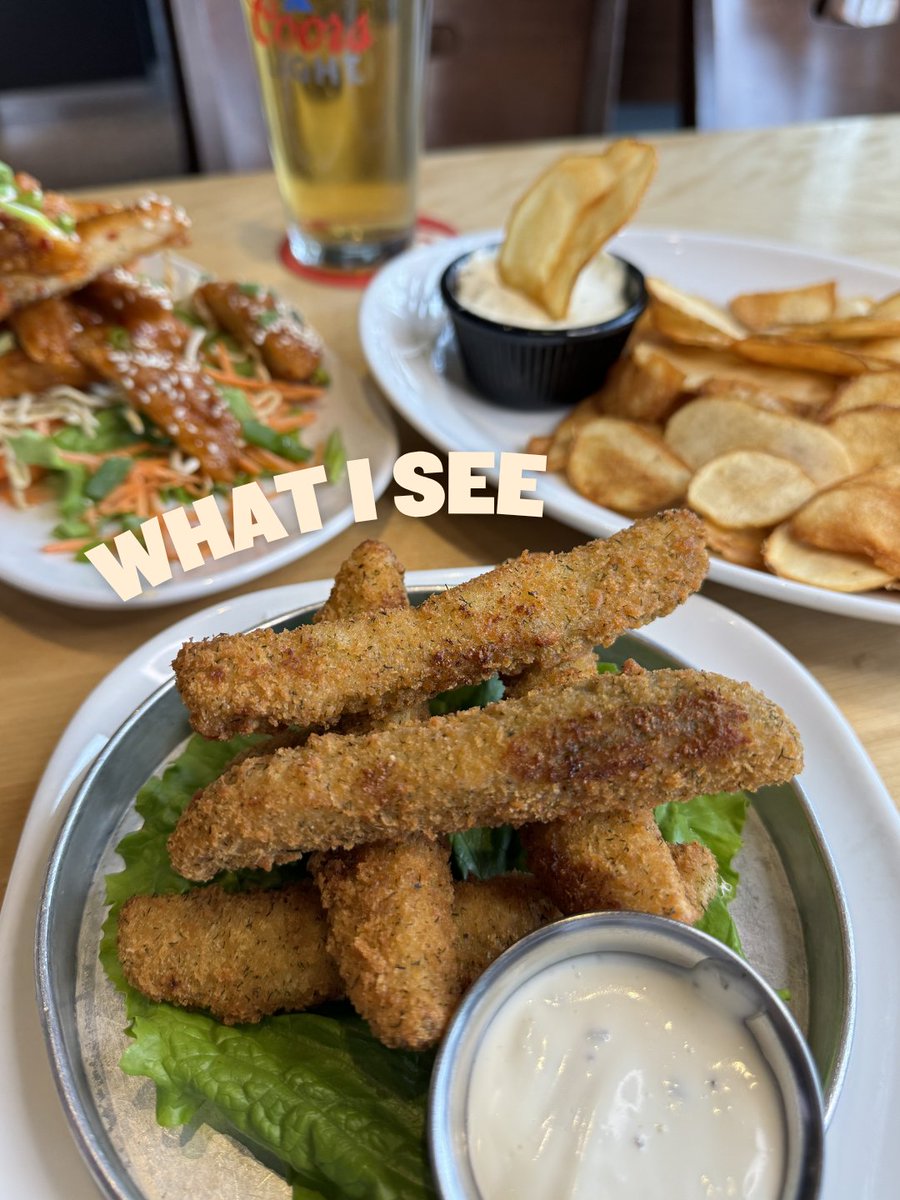 bostonpizza's tweet photo. pov: you’re my late night snack

#LateNight #Cravings https://t.co/FK3yujDYue