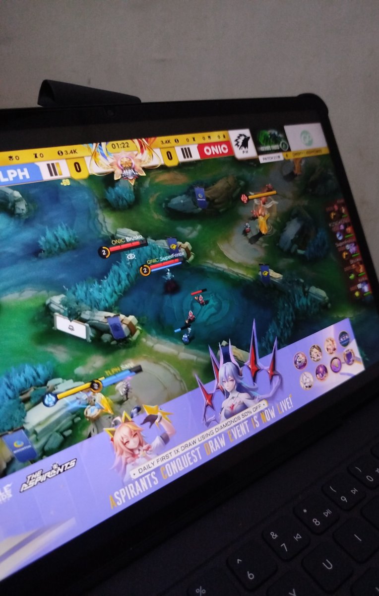 miyaeries's tweet photo. pics were "bad" to the point im watching mpl rn (anong konek) https://t.co/WZ6yBVdrkU